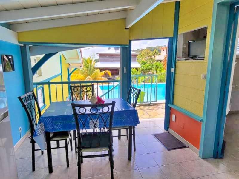 Les Marches De Paulina Apartment Сен-Лу Екстериор снимка