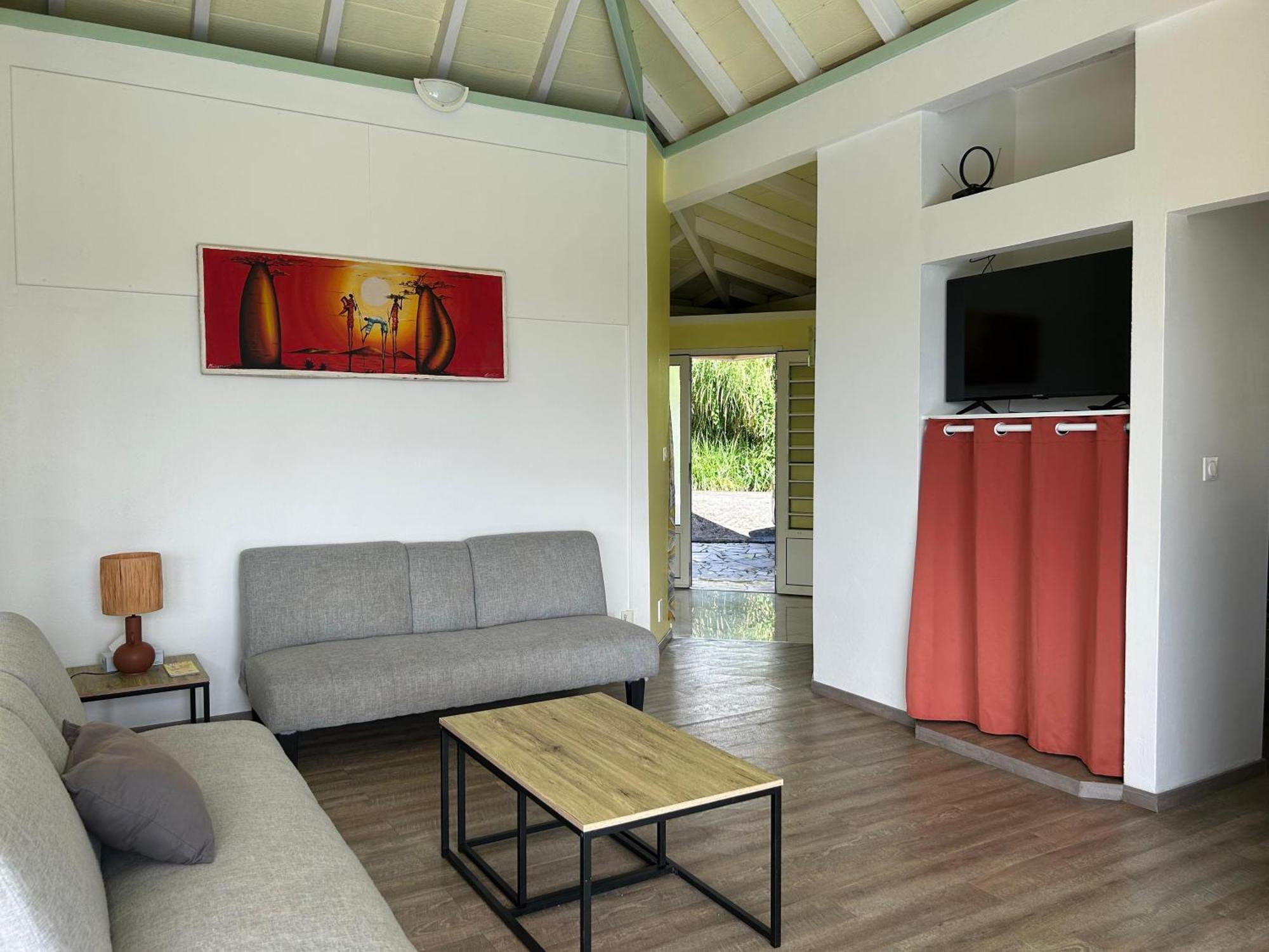 Les Marches De Paulina Apartment Сен-Лу Екстериор снимка